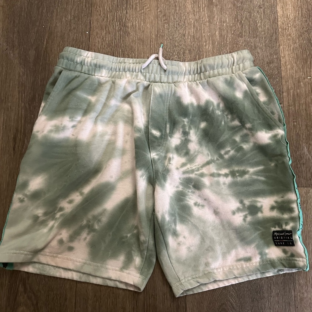 Maui and Sons Olive Tie-Dye Shorts